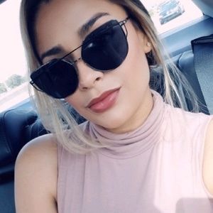 Meet your Posher, Daniela